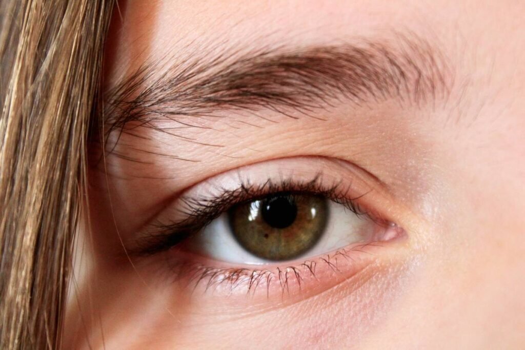 The Ultimate Guide to Brow Filling Powder: Natural Definition Without the Cake